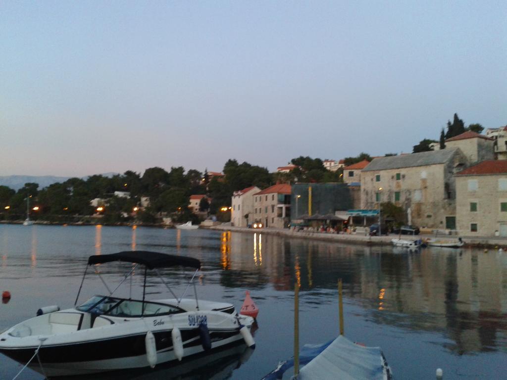 Apartment Splitska Εξωτερικό φωτογραφία