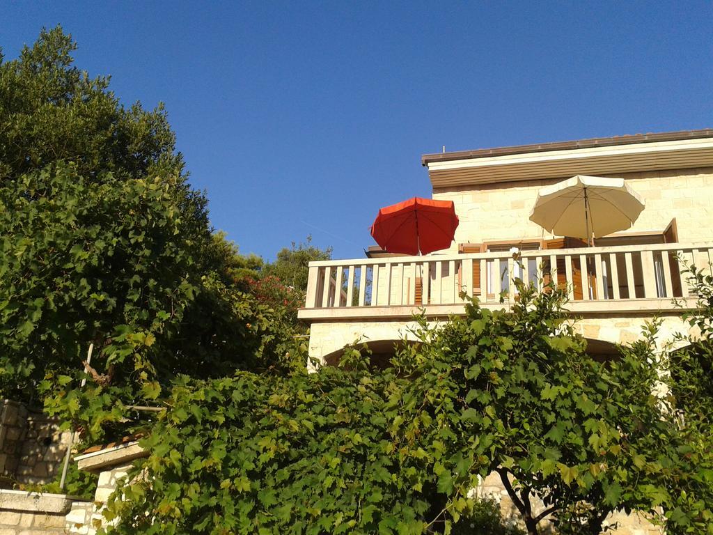 Apartment Splitska Εξωτερικό φωτογραφία