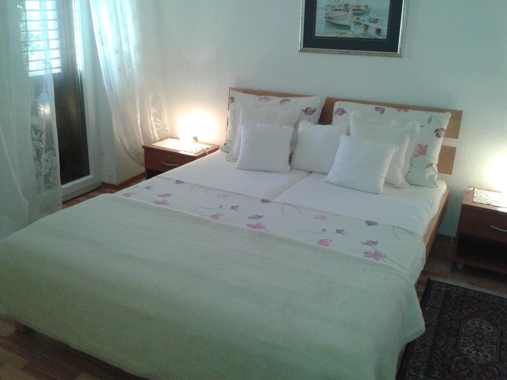 Apartment Splitska Εξωτερικό φωτογραφία